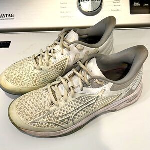 Mizuno Wave Exceed Tour 5 Tennis Shoes good used condition size 8